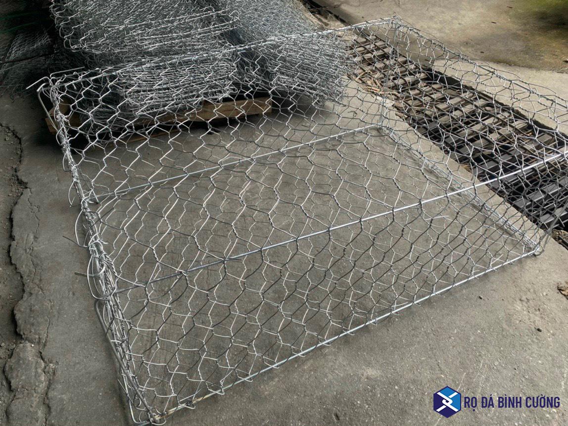 z4700916996918_4c6c93702520306670c36403174998b1